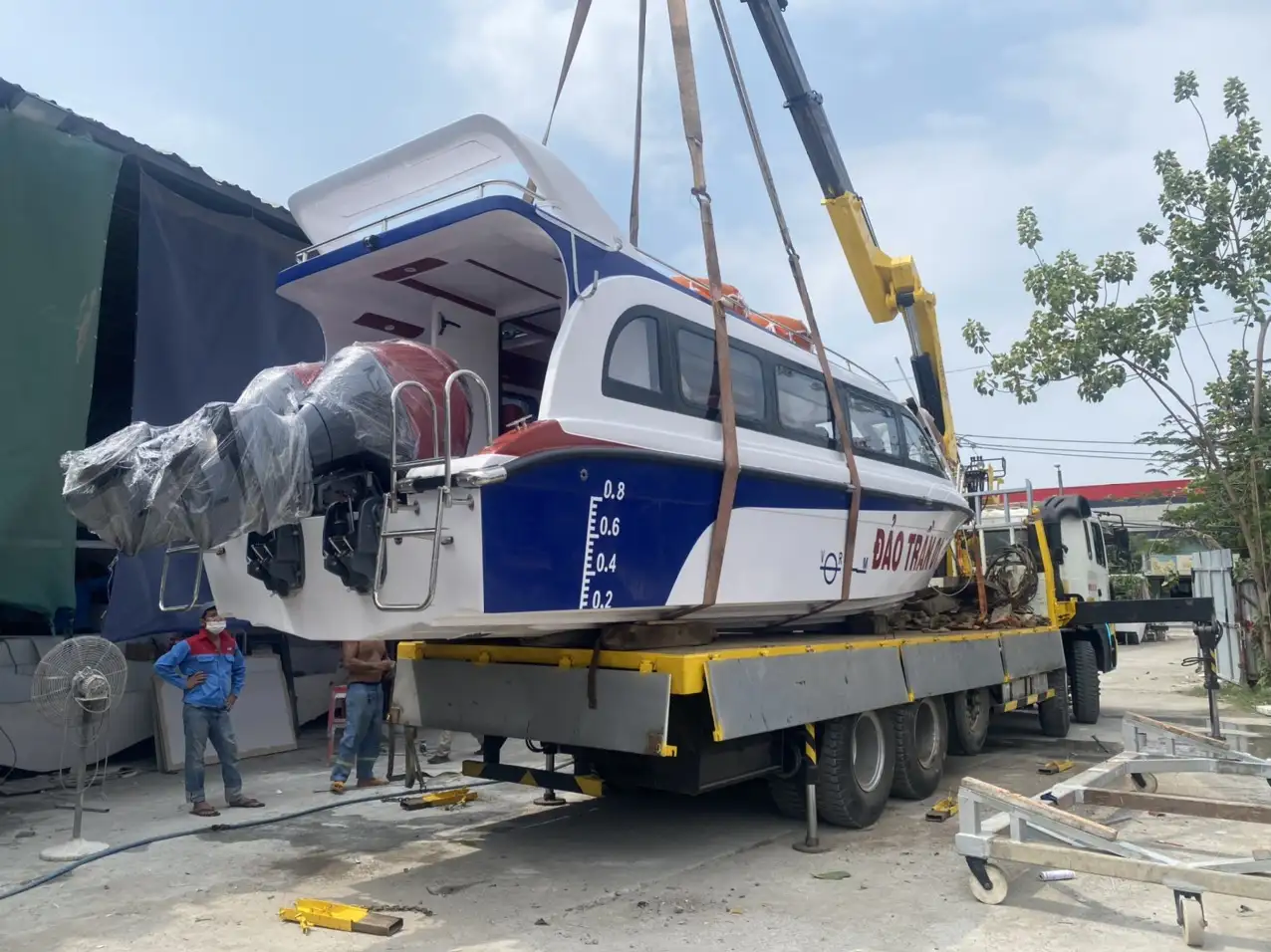 Đưa Tàu cao tốc đi bàn giao cho Khách hàng.