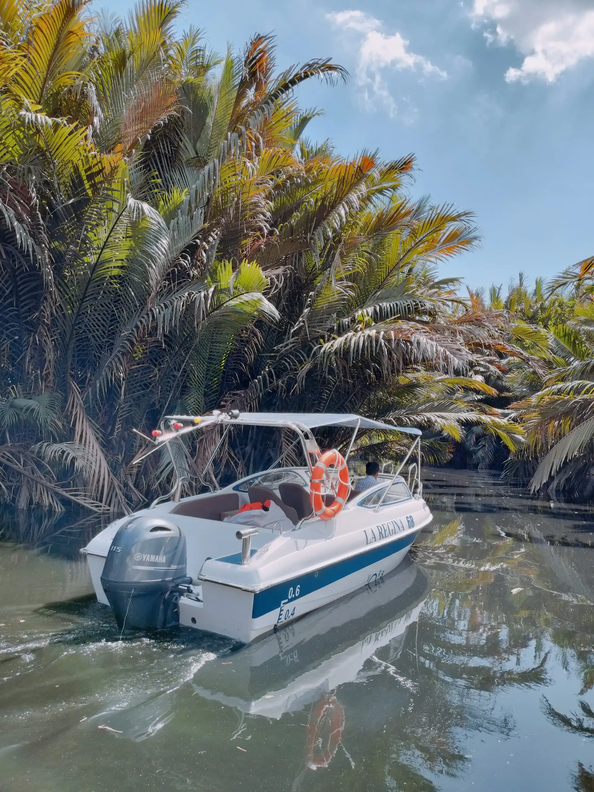 Ca nô kích thước 6.2m