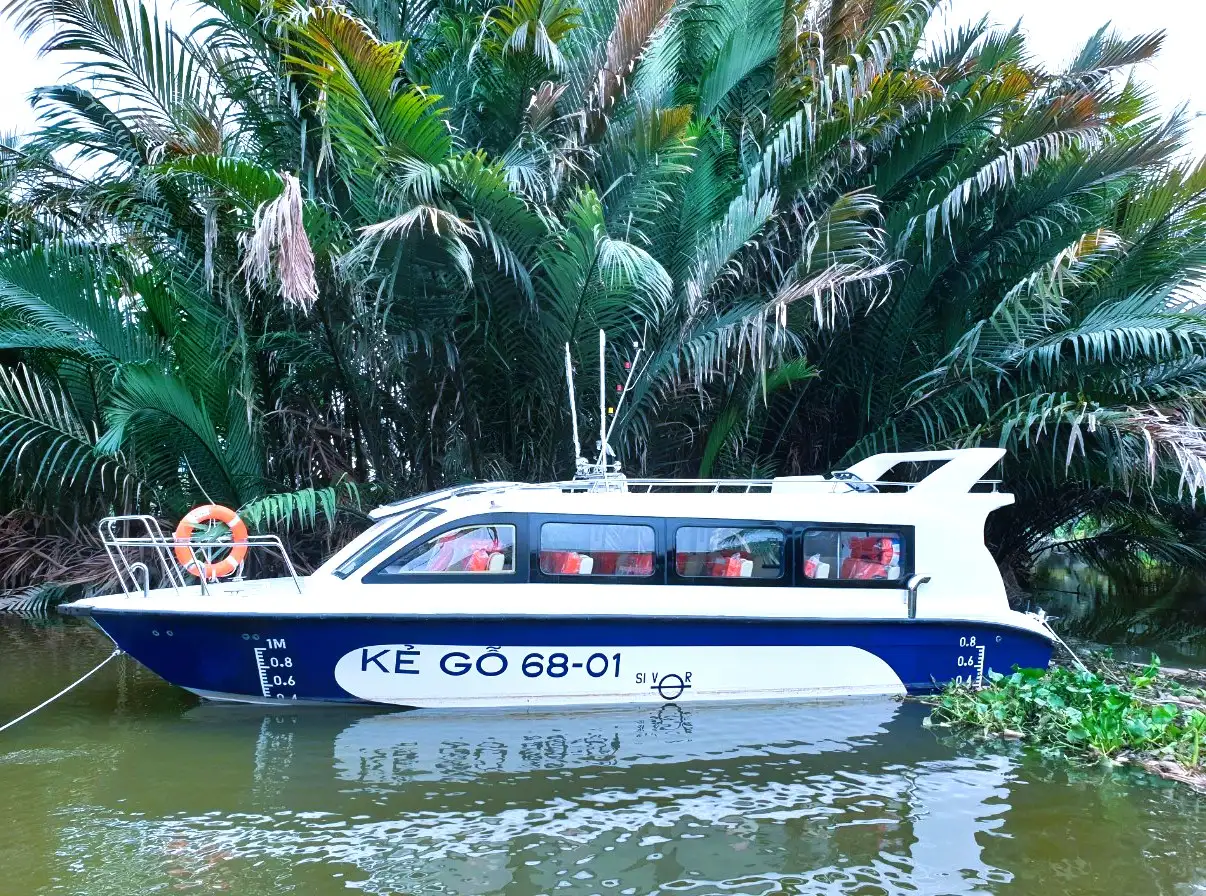 TÀU CAO TỐC CHỞ KHÁCH